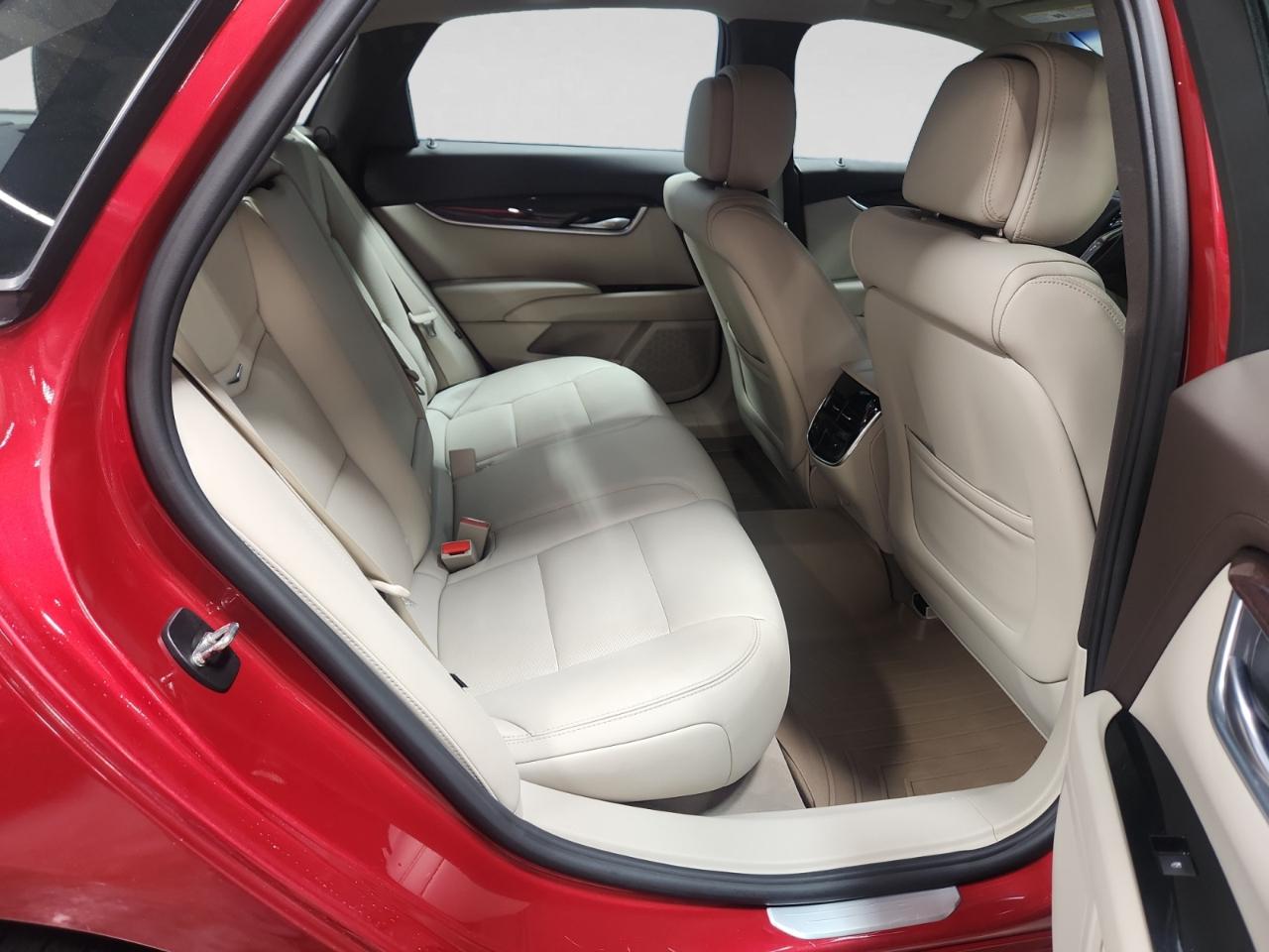 Cadillac XTS Luxury AWD 2014