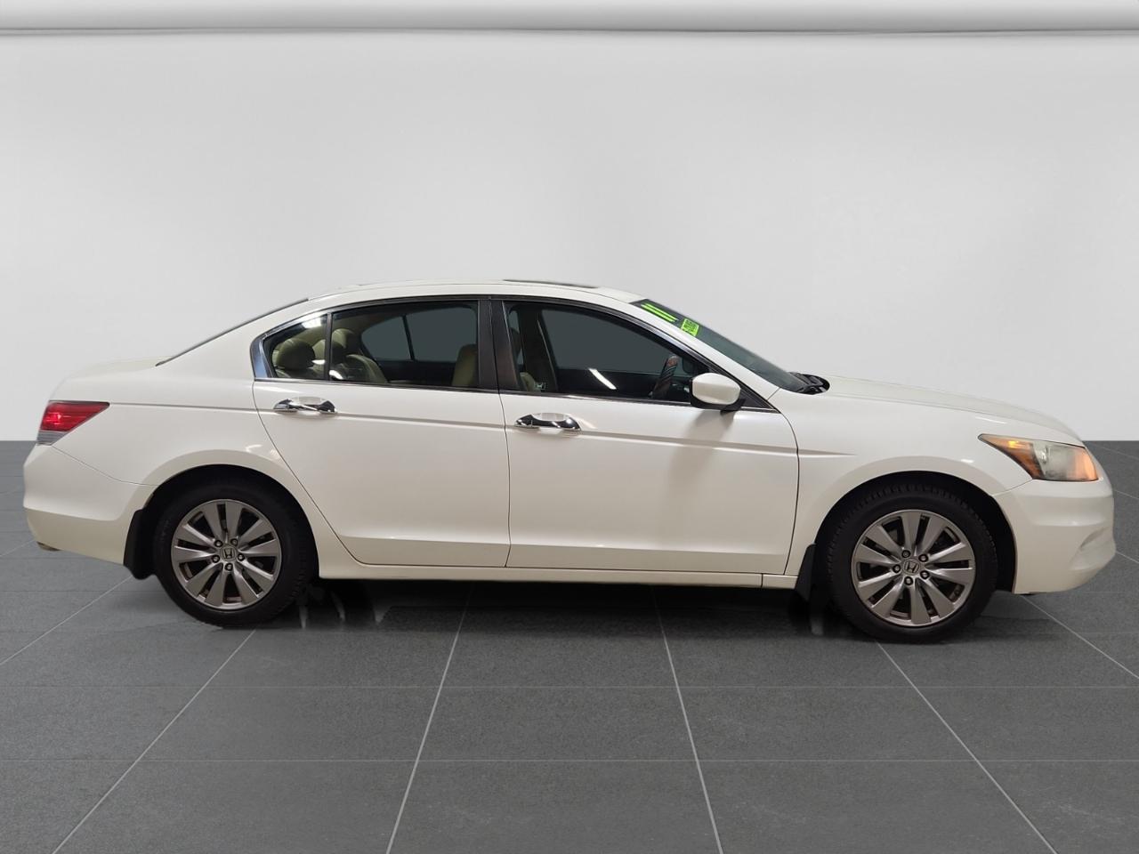 Honda Accord EX-L V-6 Sedan AT 2011