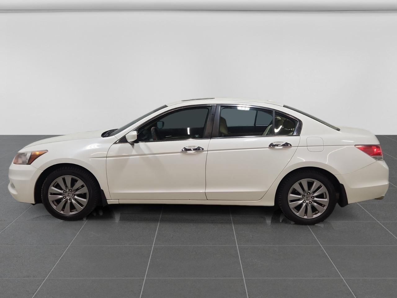 Honda Accord EX-L V-6 Sedan AT 2011