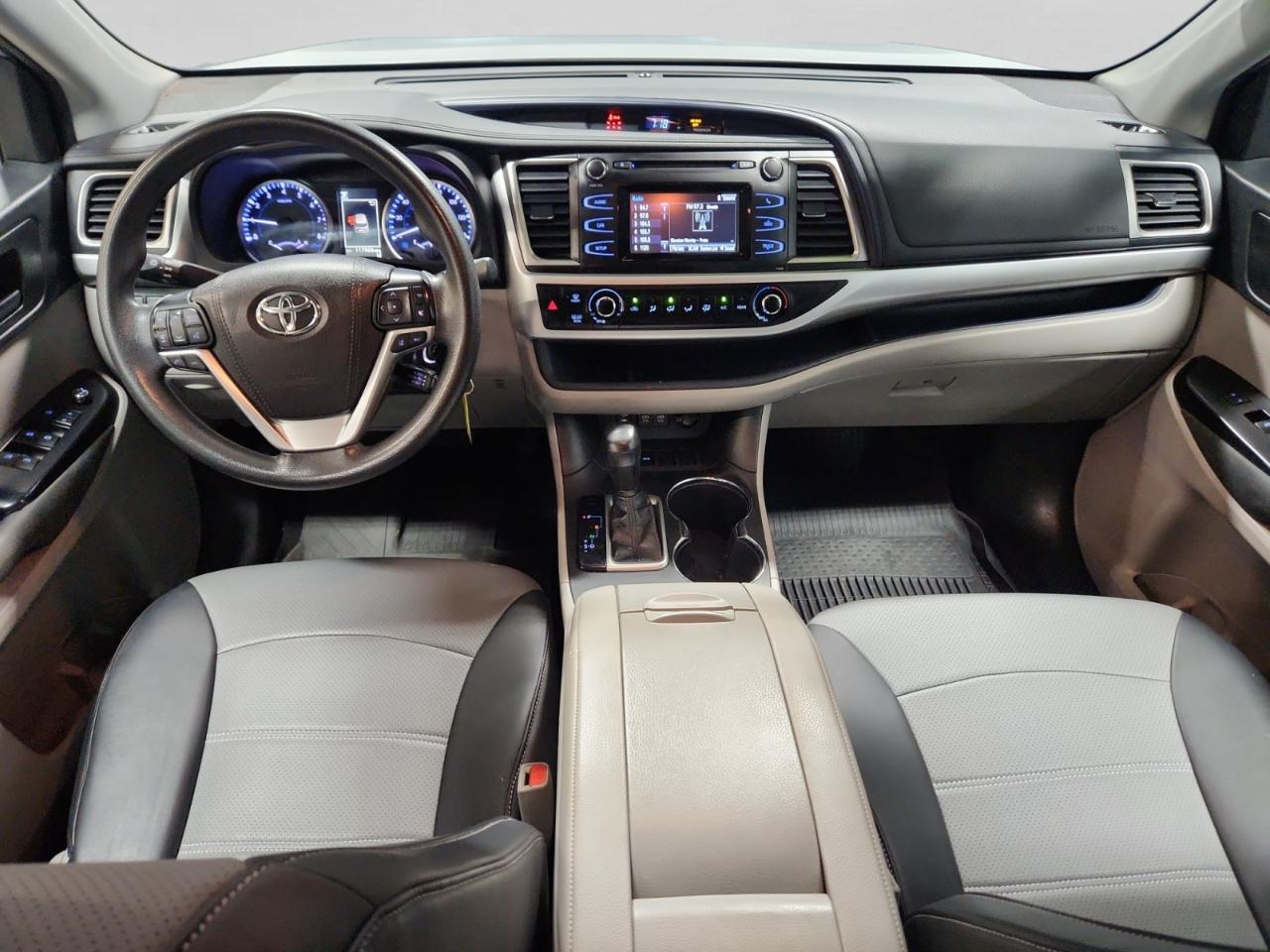 Toyota Highlander LE FWD V6 2019