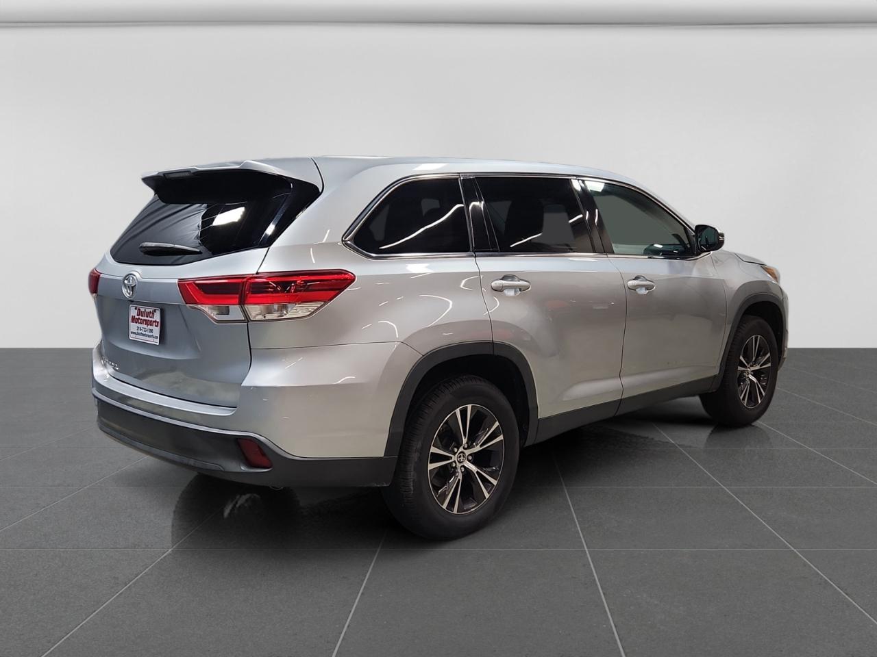 Toyota Highlander LE FWD V6 2019