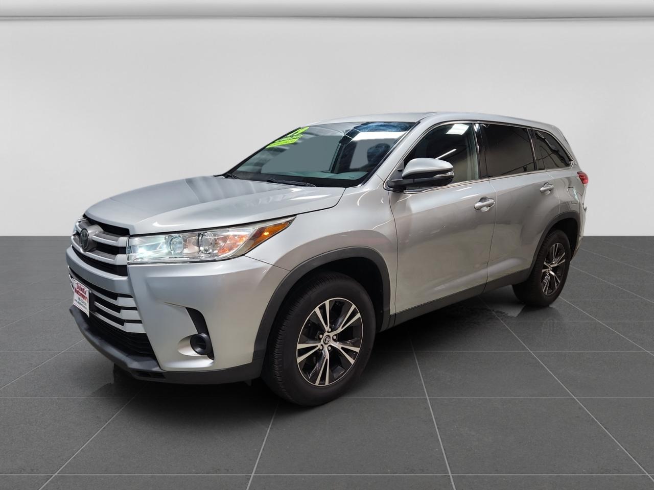 Toyota Highlander LE FWD V6 2019