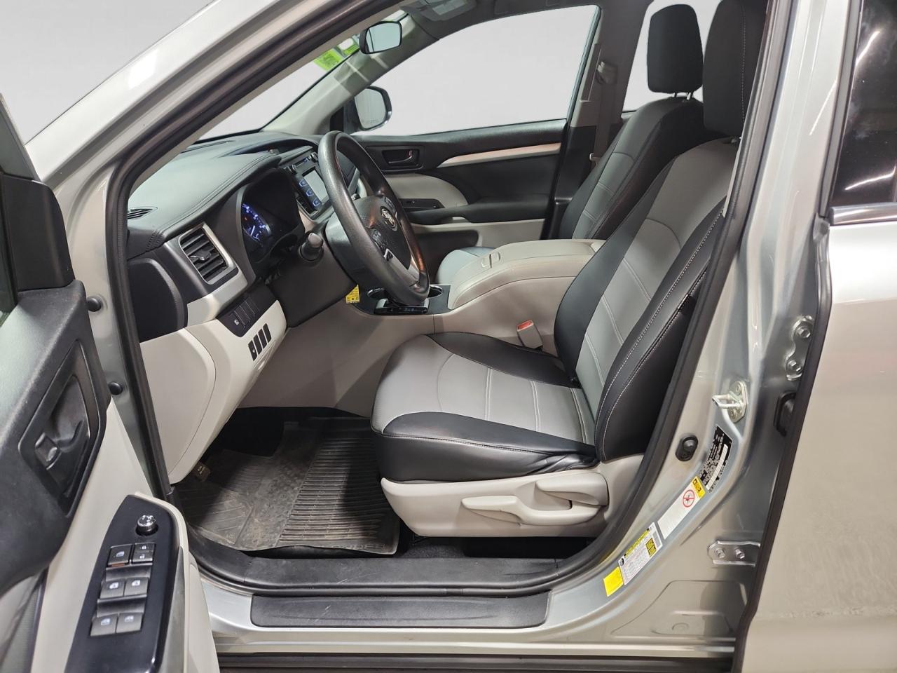 Toyota Highlander LE FWD V6 2019