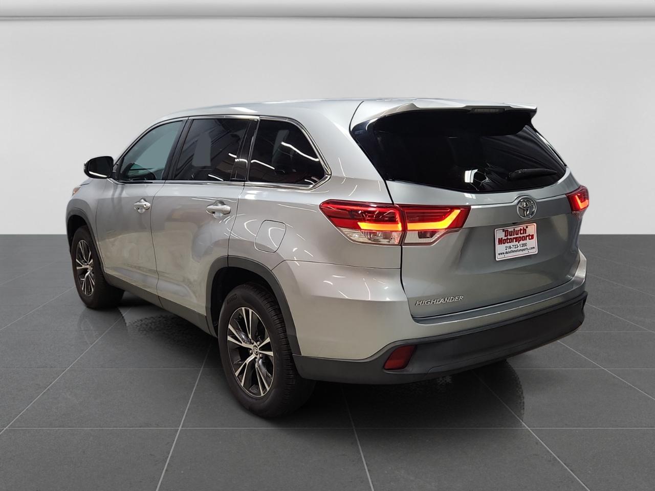 Toyota Highlander LE FWD V6 2019