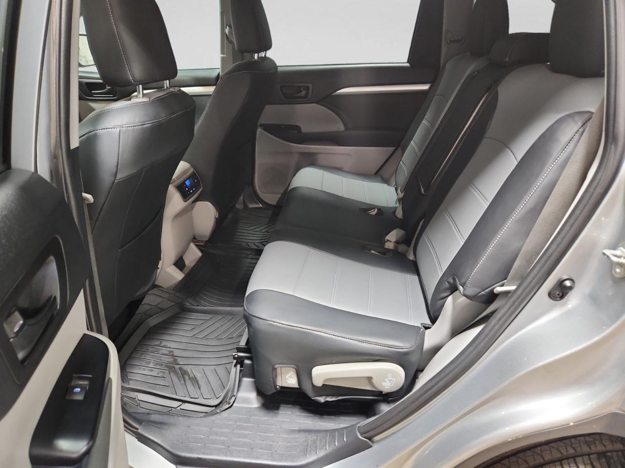 Toyota Highlander LE FWD V6 2019