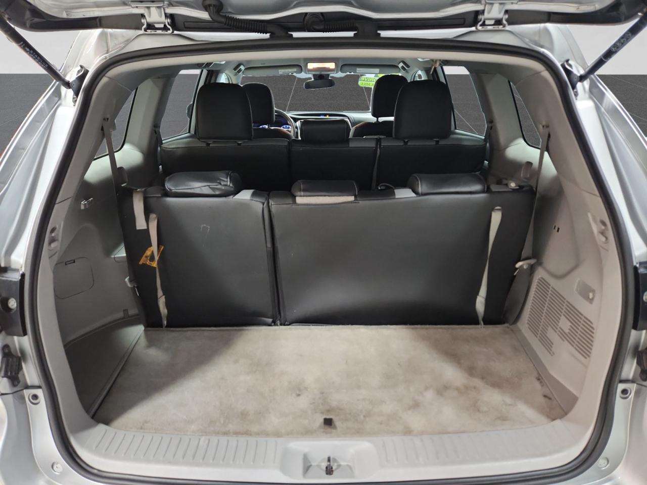Toyota Highlander LE FWD V6 2019