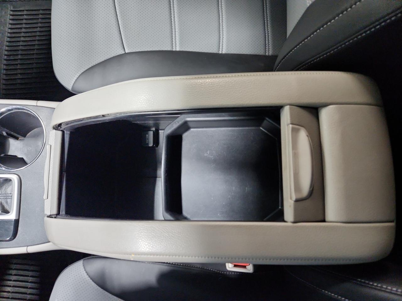 Toyota Highlander LE FWD V6 2019