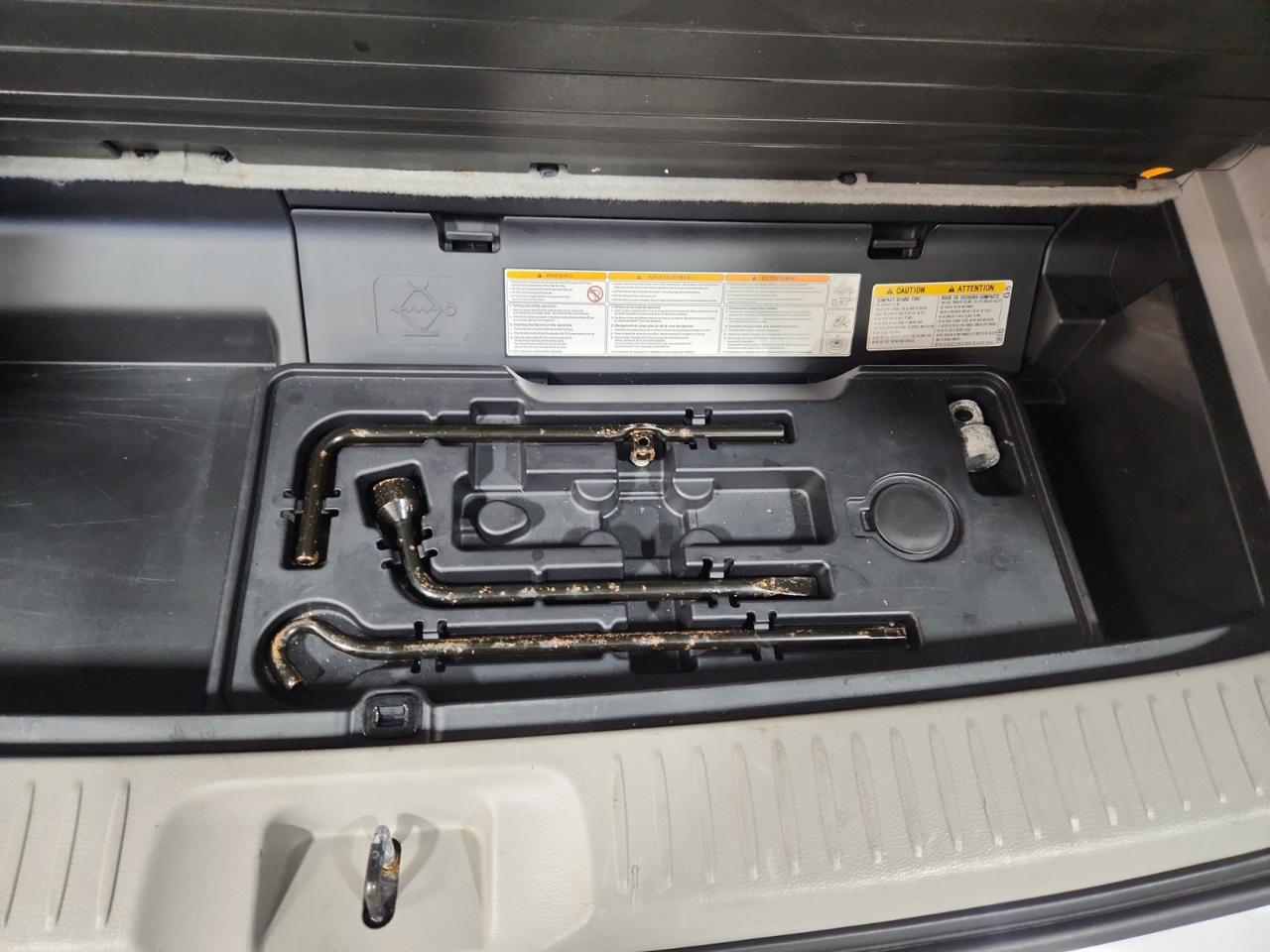 Toyota Highlander LE FWD V6 2019