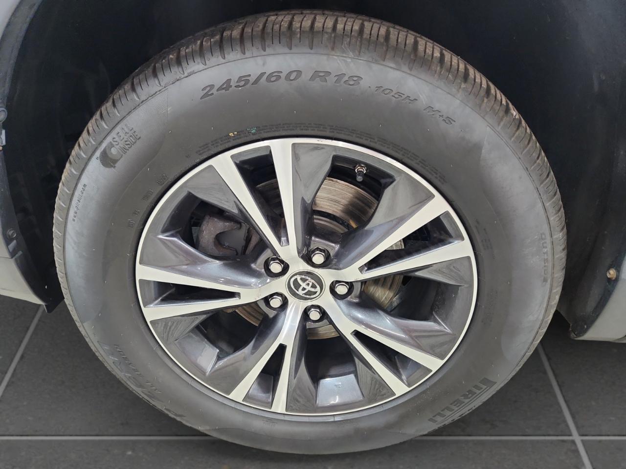 Toyota Highlander LE FWD V6 2019