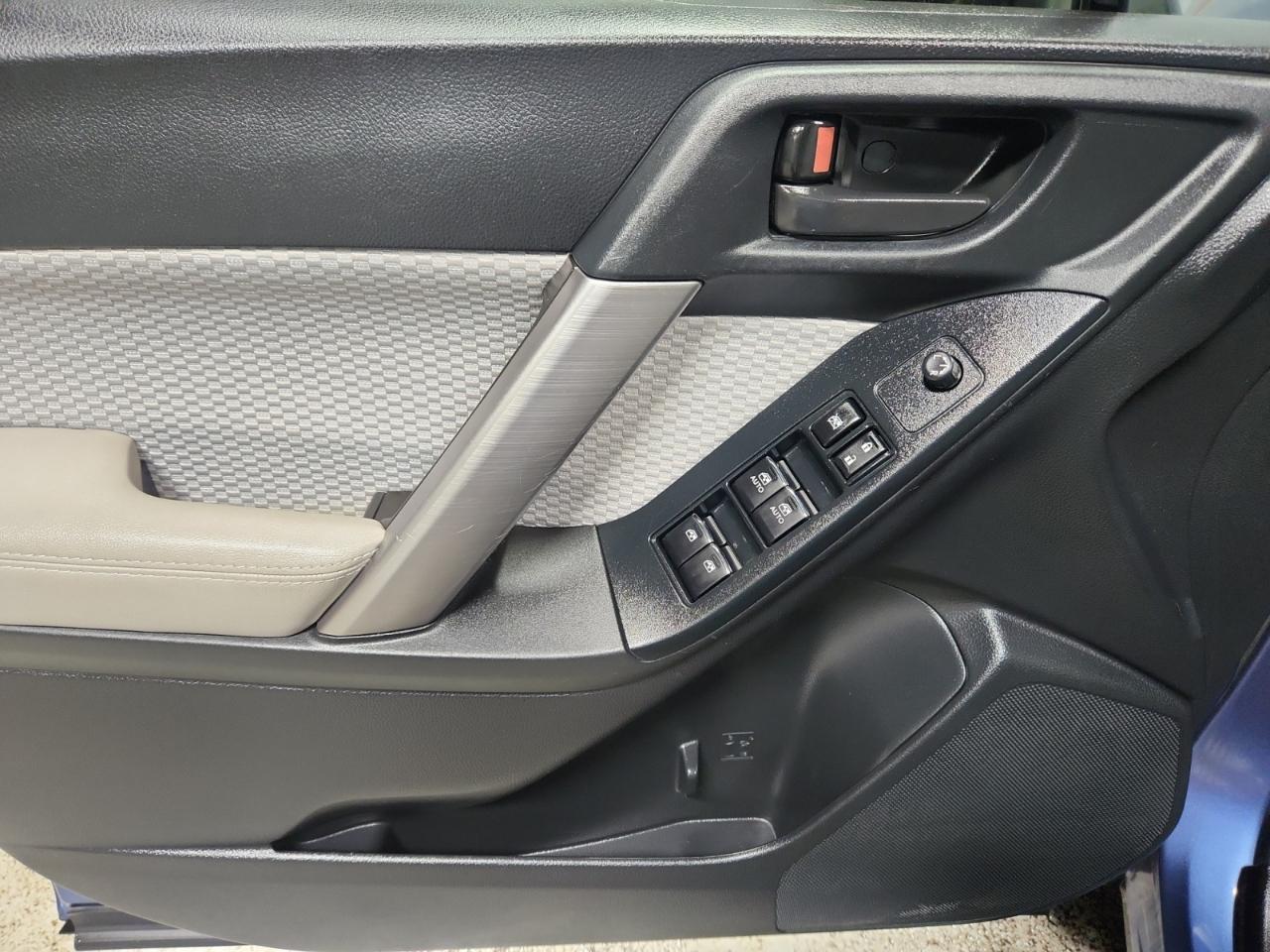 Subaru Forester 2.5i Premium PZEV CVT 2017