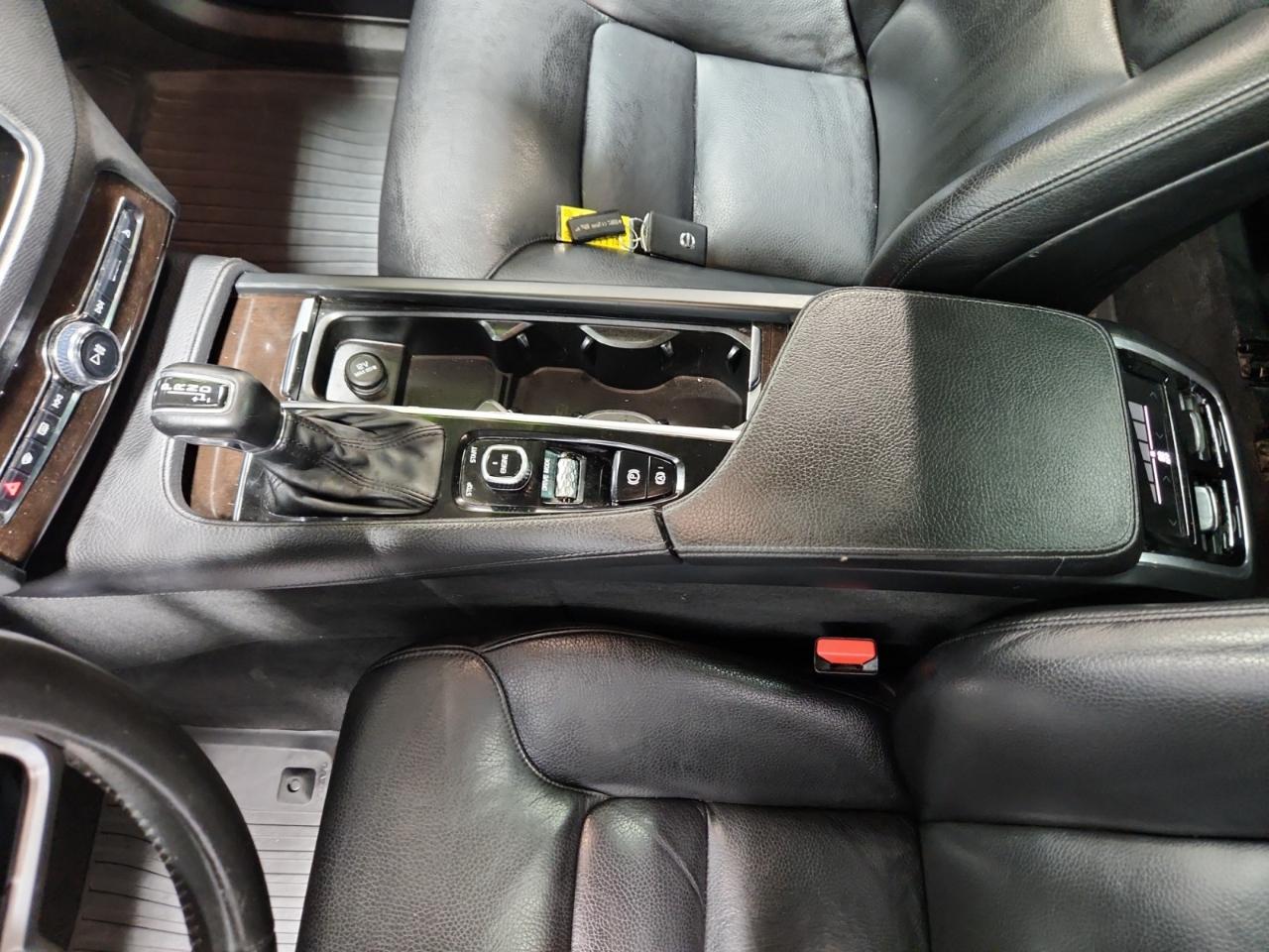 Volvo XC90 T6 Momentum AWD 2017