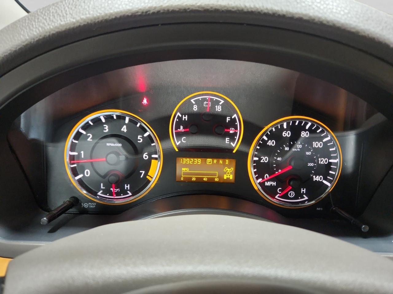 Nissan Armada Platinum Reserve 4WD 2014