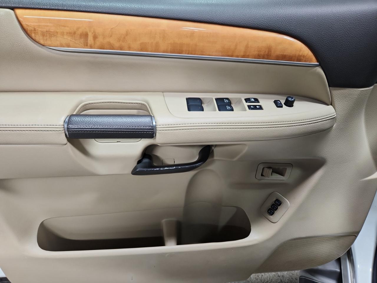 Nissan Armada Platinum Reserve 4WD 2014