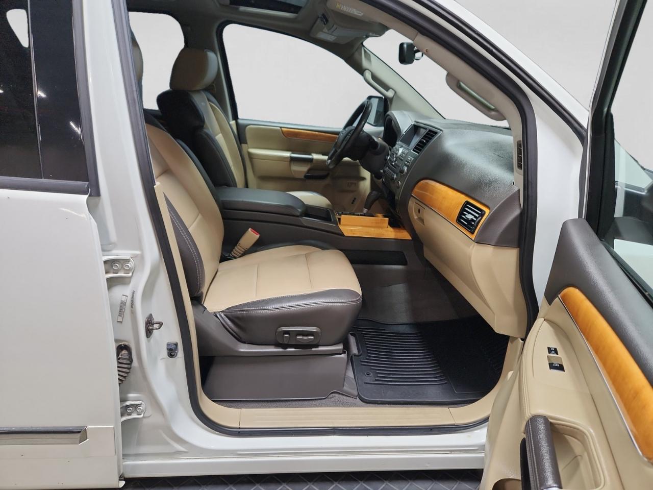 Nissan Armada Platinum Reserve 4WD 2014