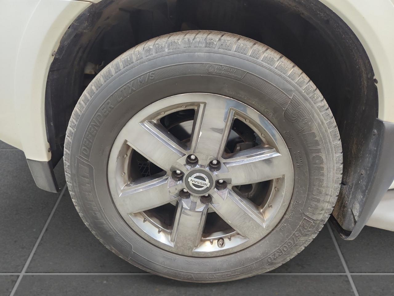 Nissan Armada Platinum Reserve 4WD 2014