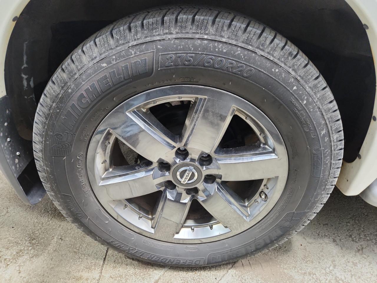 Nissan Armada Platinum Reserve 4WD 2014