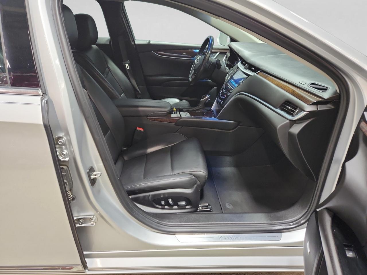 Cadillac XTS Luxury FWD 2016