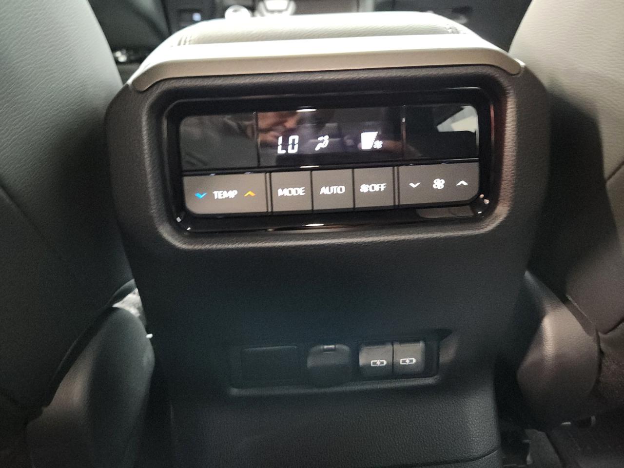 Toyota Land Cruiser Base 2026