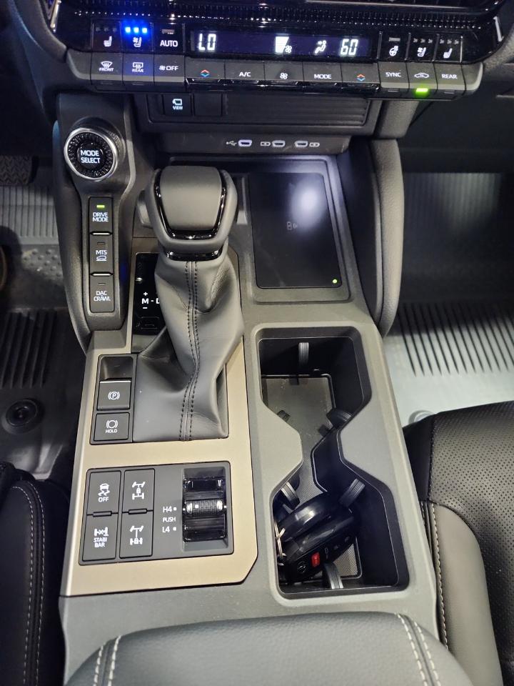 Toyota Land Cruiser Base 2026