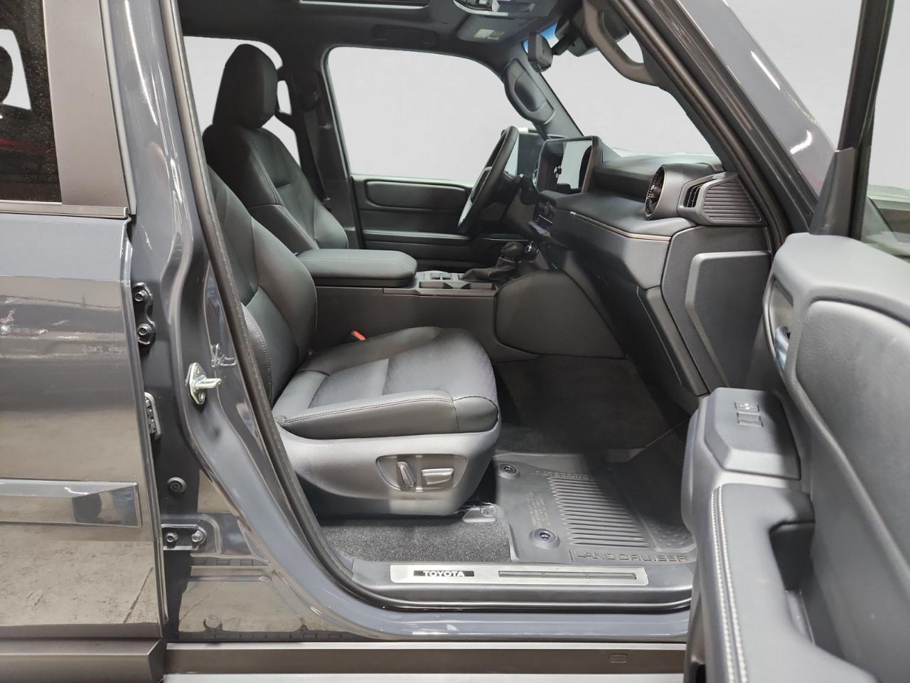 Toyota Land Cruiser Base 2026
