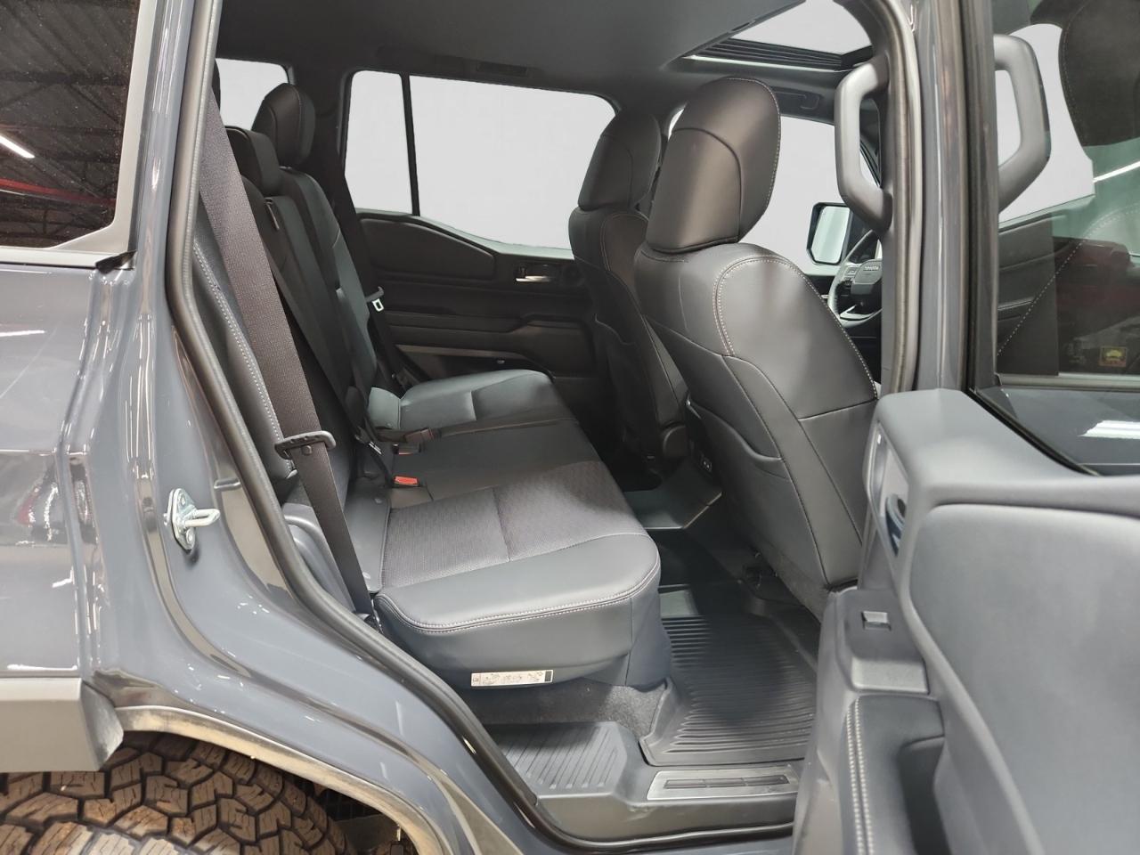 Toyota Land Cruiser Base 2026