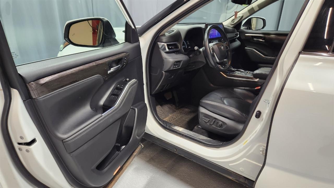 Toyota Highlander Hybrid Limited AWD 2023