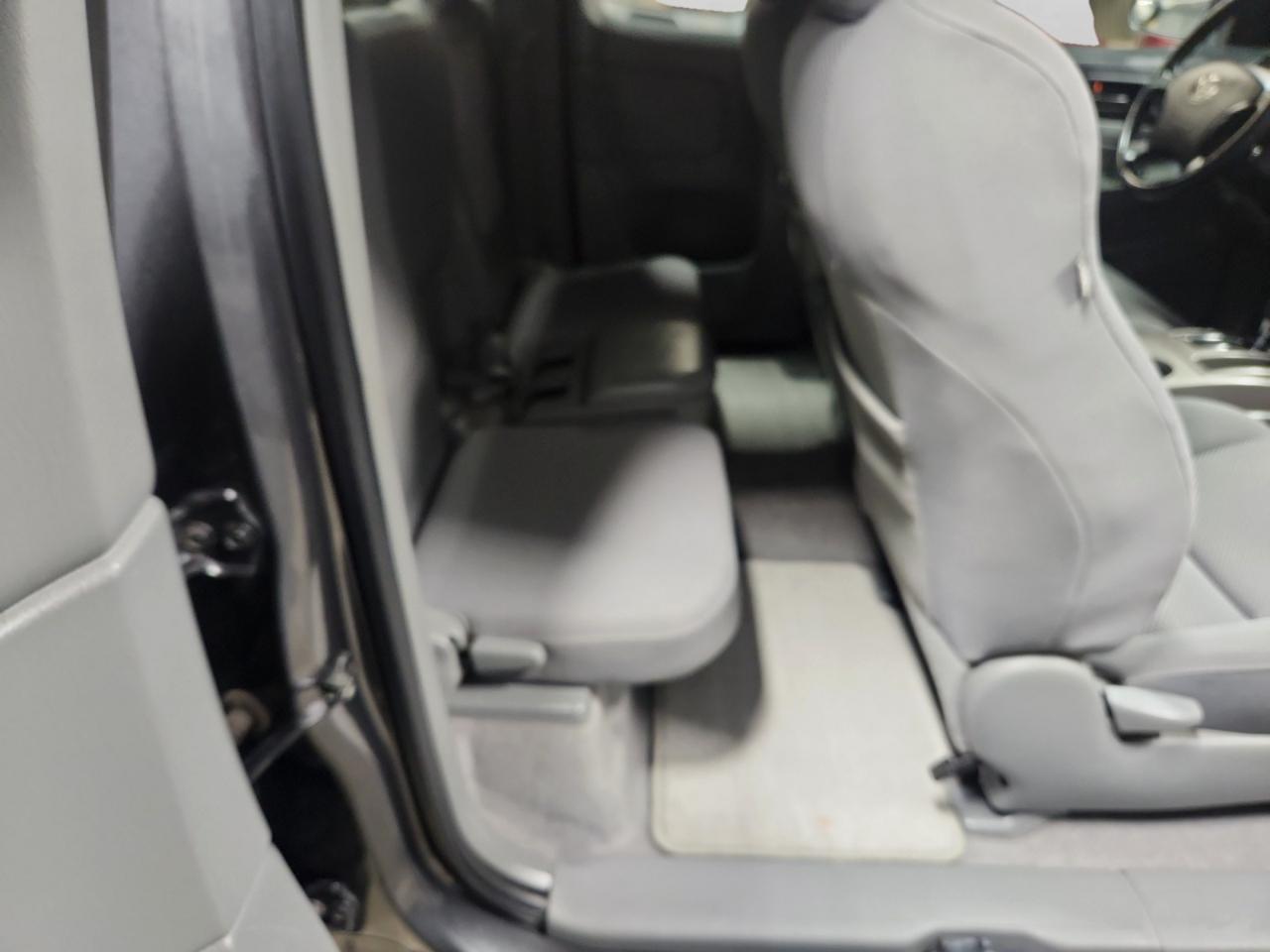 Toyota Tacoma Access Cab V6 Auto 4WD 2010