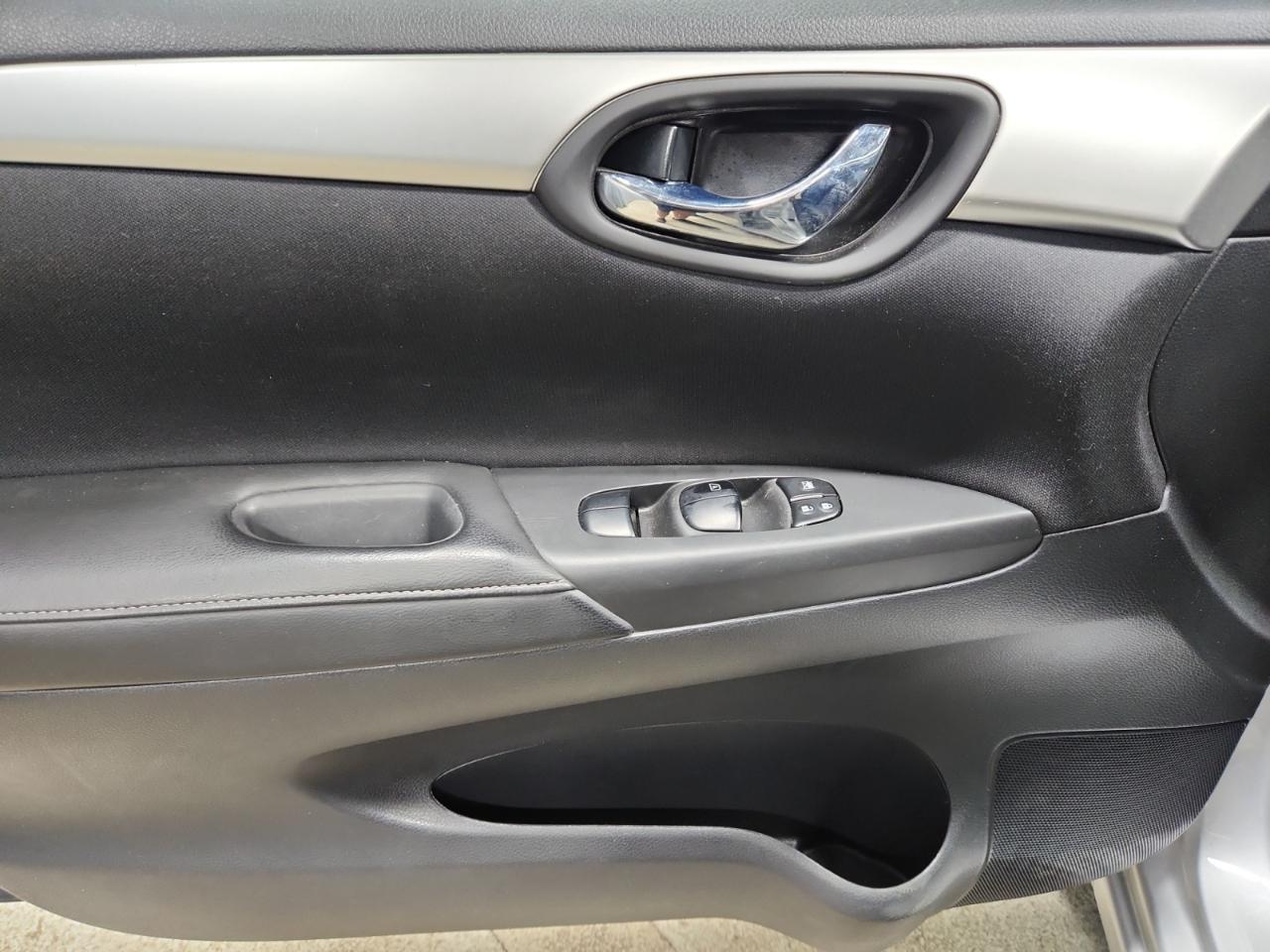 Nissan Sentra S CVT 2017