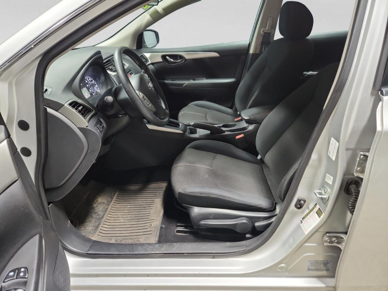 Nissan Sentra S CVT 2017