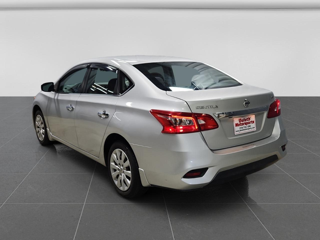 Nissan Sentra S CVT 2017