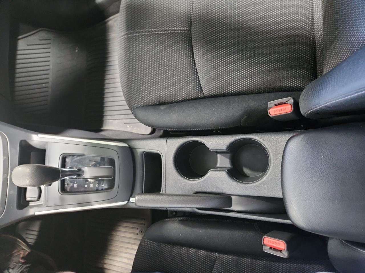 Nissan Sentra S CVT 2017