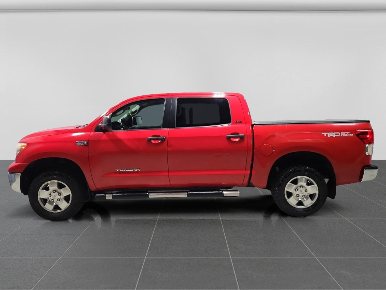 Toyota Tundra Tundra-Grade CrewMax 5.7L 4WD 2011