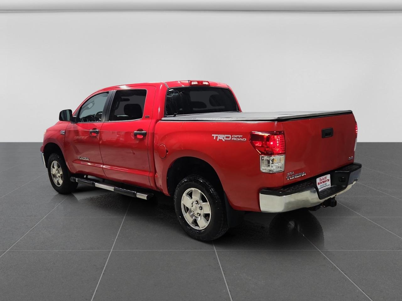 Toyota Tundra Tundra-Grade CrewMax 5.7L 4WD 2011