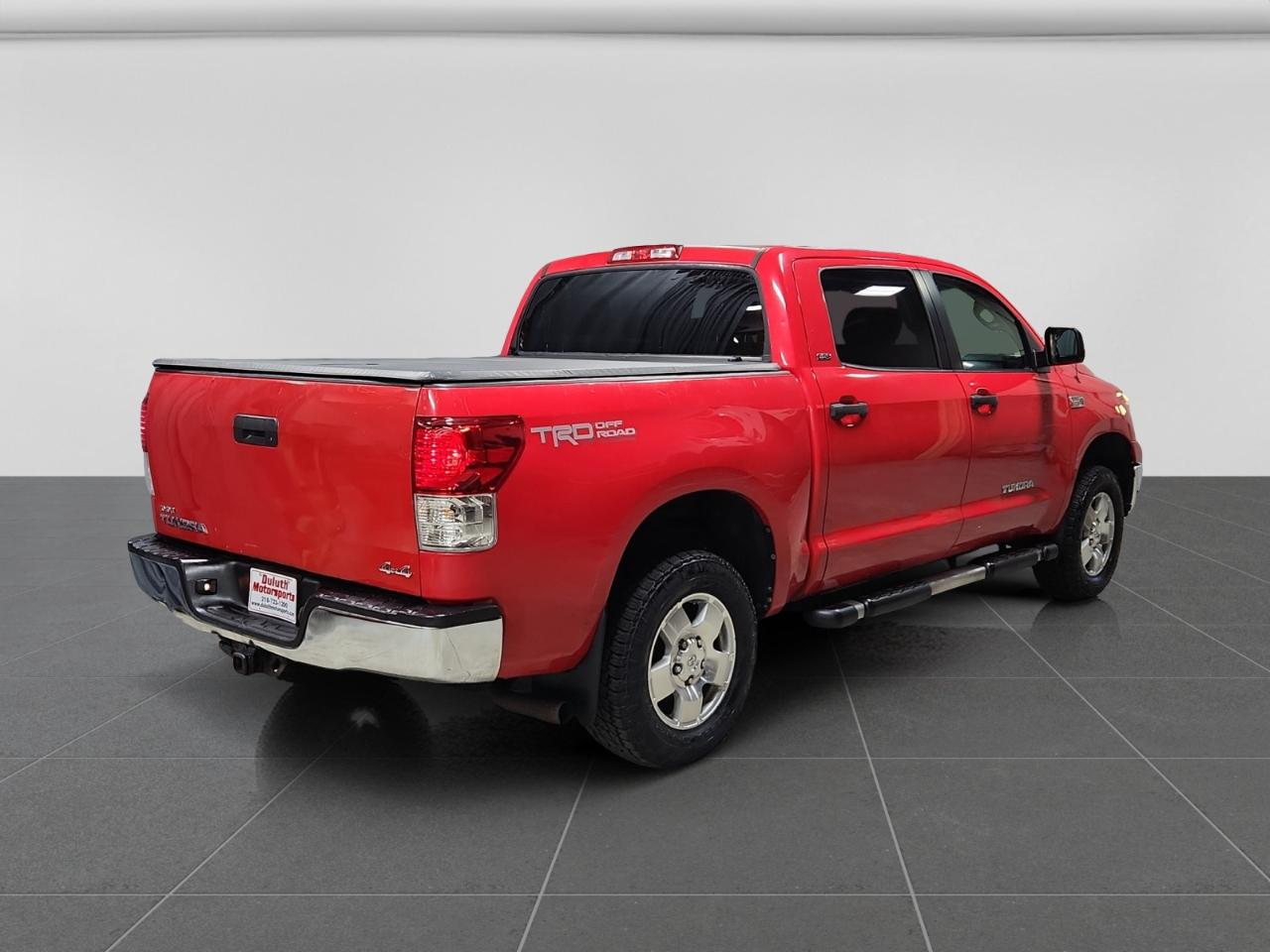 Toyota Tundra Tundra-Grade CrewMax 5.7L 4WD 2011