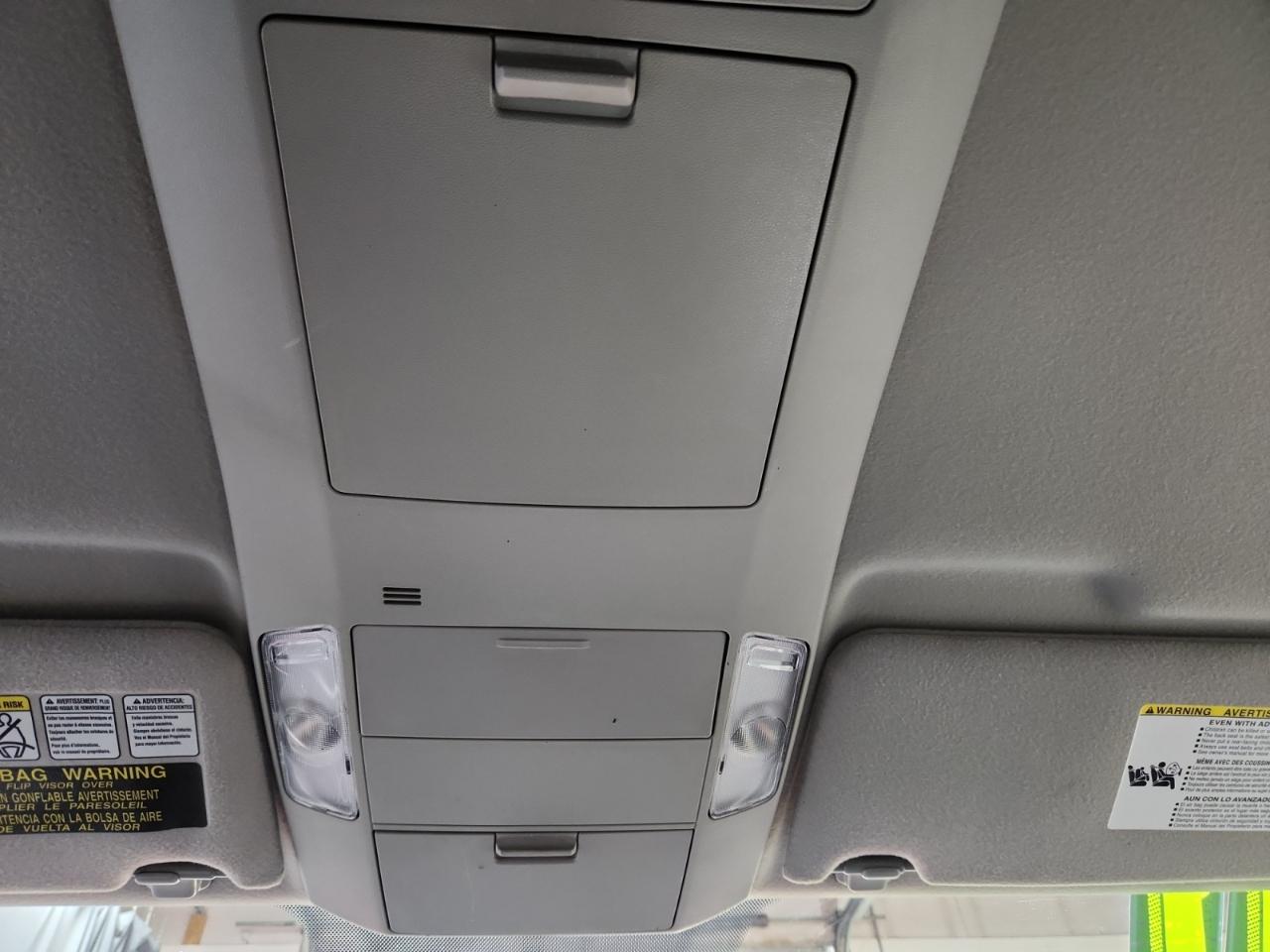 Toyota Tundra Tundra-Grade CrewMax 5.7L 4WD 2011