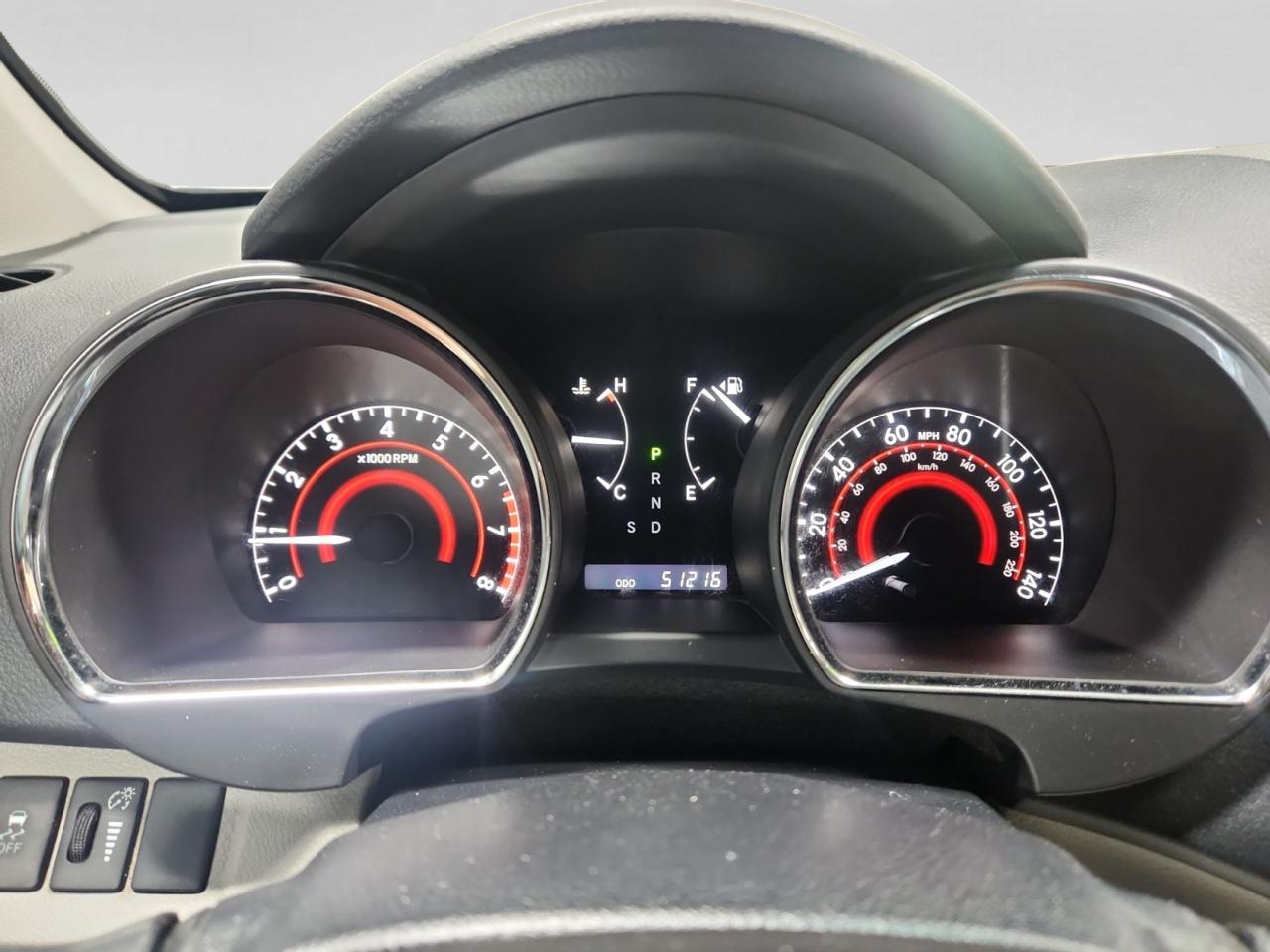 Toyota Highlander Base 4WD 2012