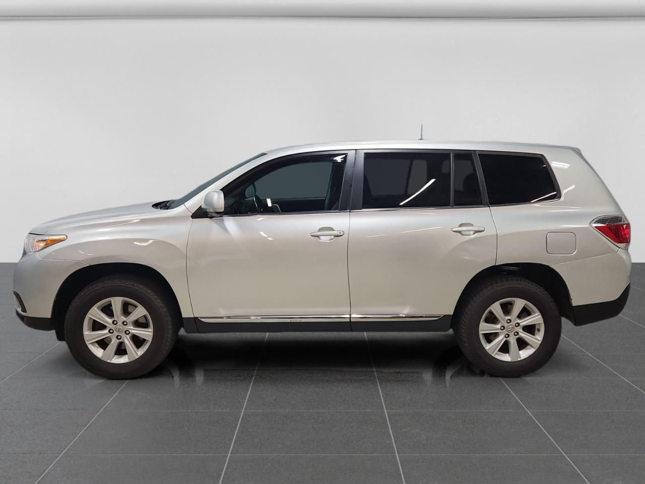 Toyota Highlander Base 4WD 2012