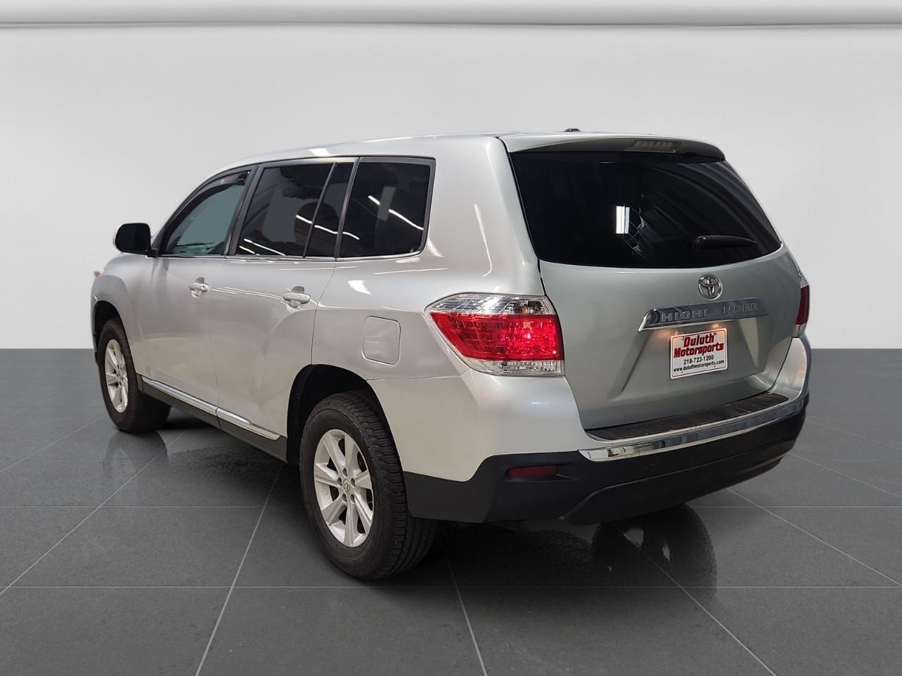 Toyota Highlander Base 4WD 2012