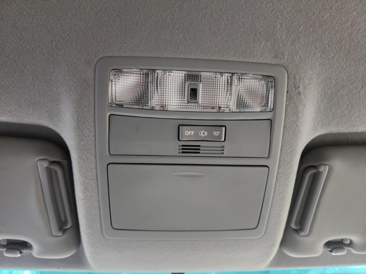 Toyota Highlander Base 4WD 2012