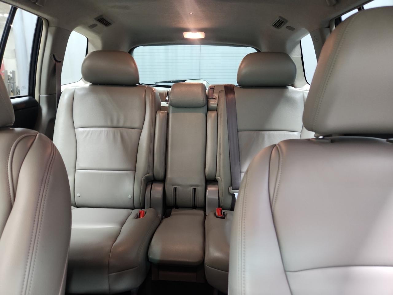 Toyota Highlander Base 4WD 2012