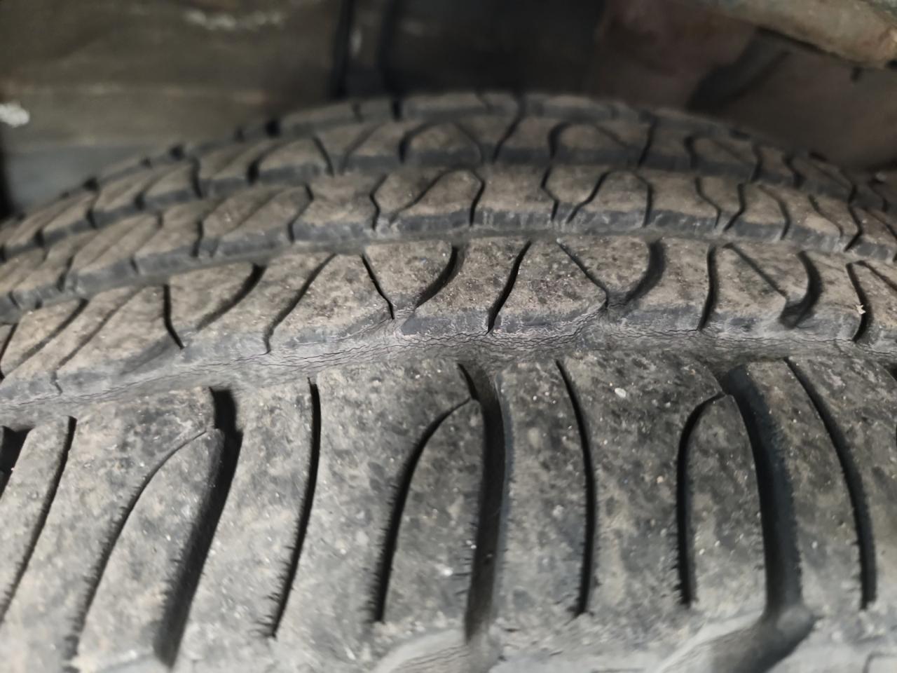 Toyota Highlander Base 4WD 2012