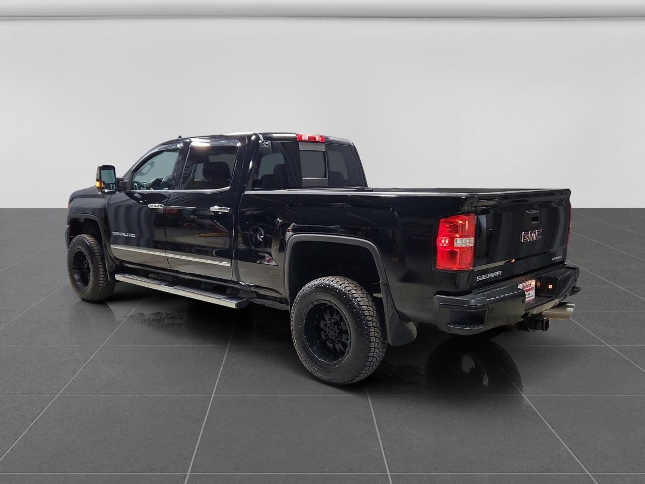 GMC Sierra 3500HD Denali Crew Cab 4WD 2018