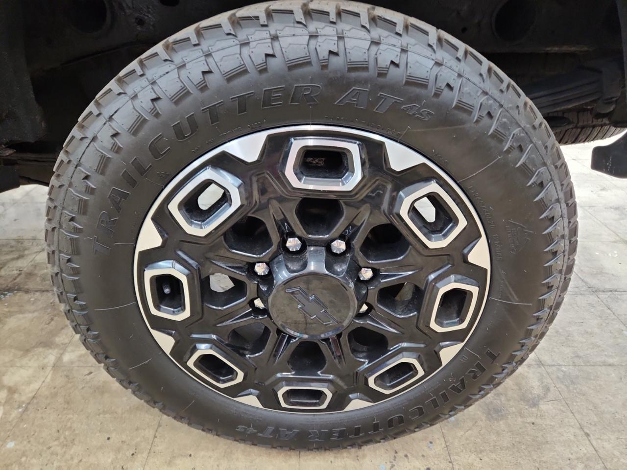 Chevrolet Silverado 2500HD LT Crew Cab 4WD 2015