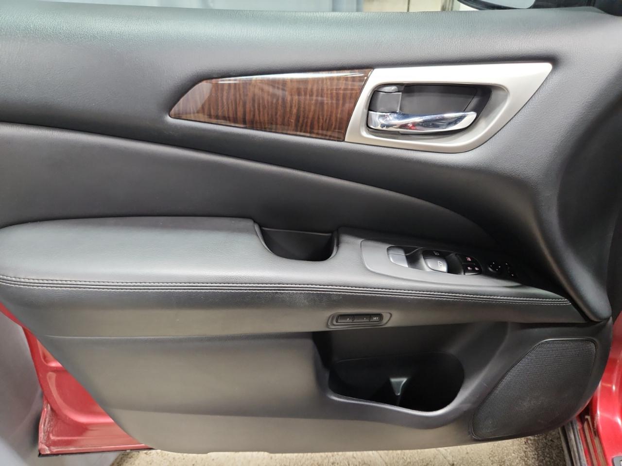 Nissan Pathfinder SL 4WD 2014