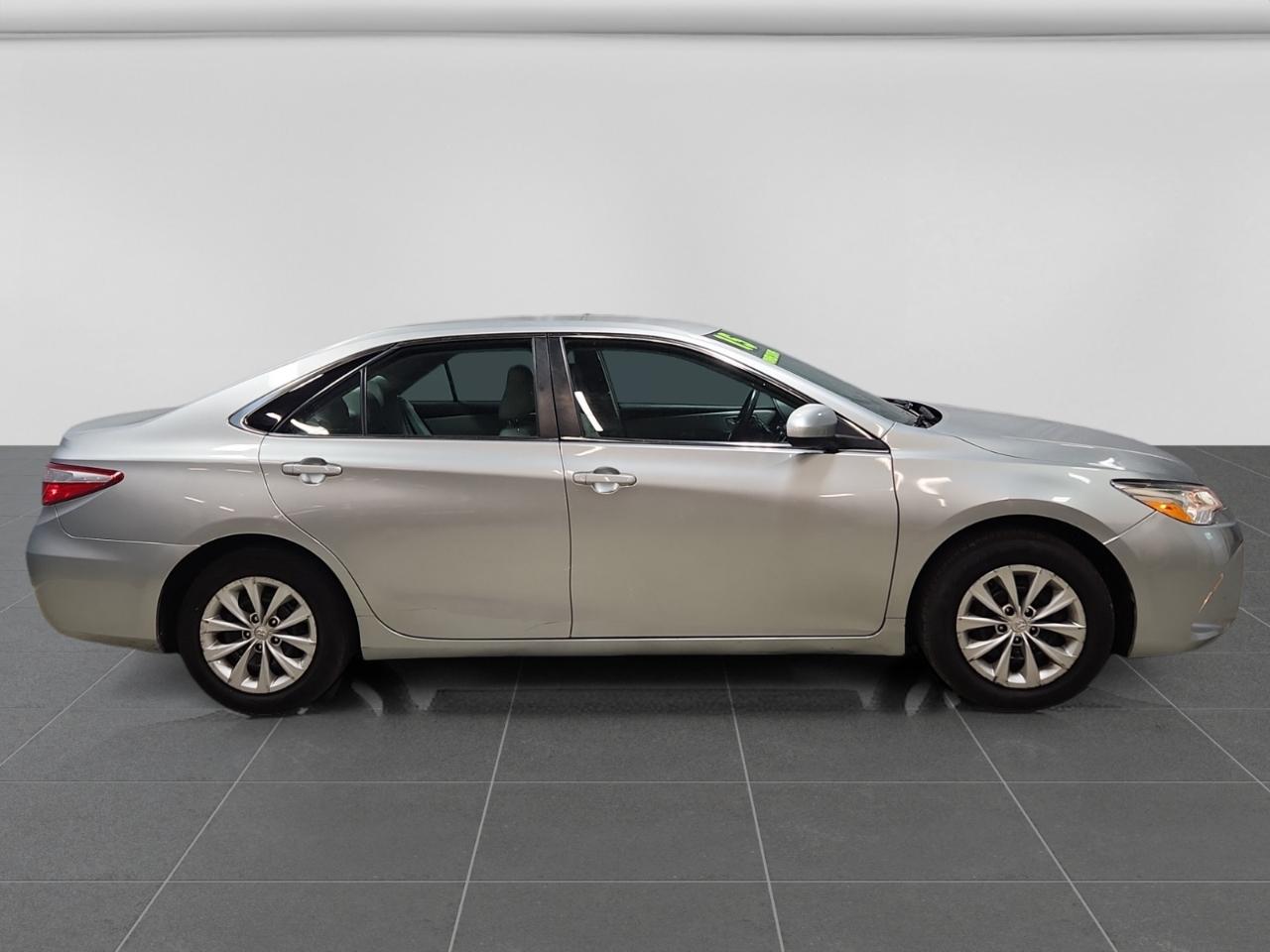 Toyota Camry LE 6-Spd AT 2015