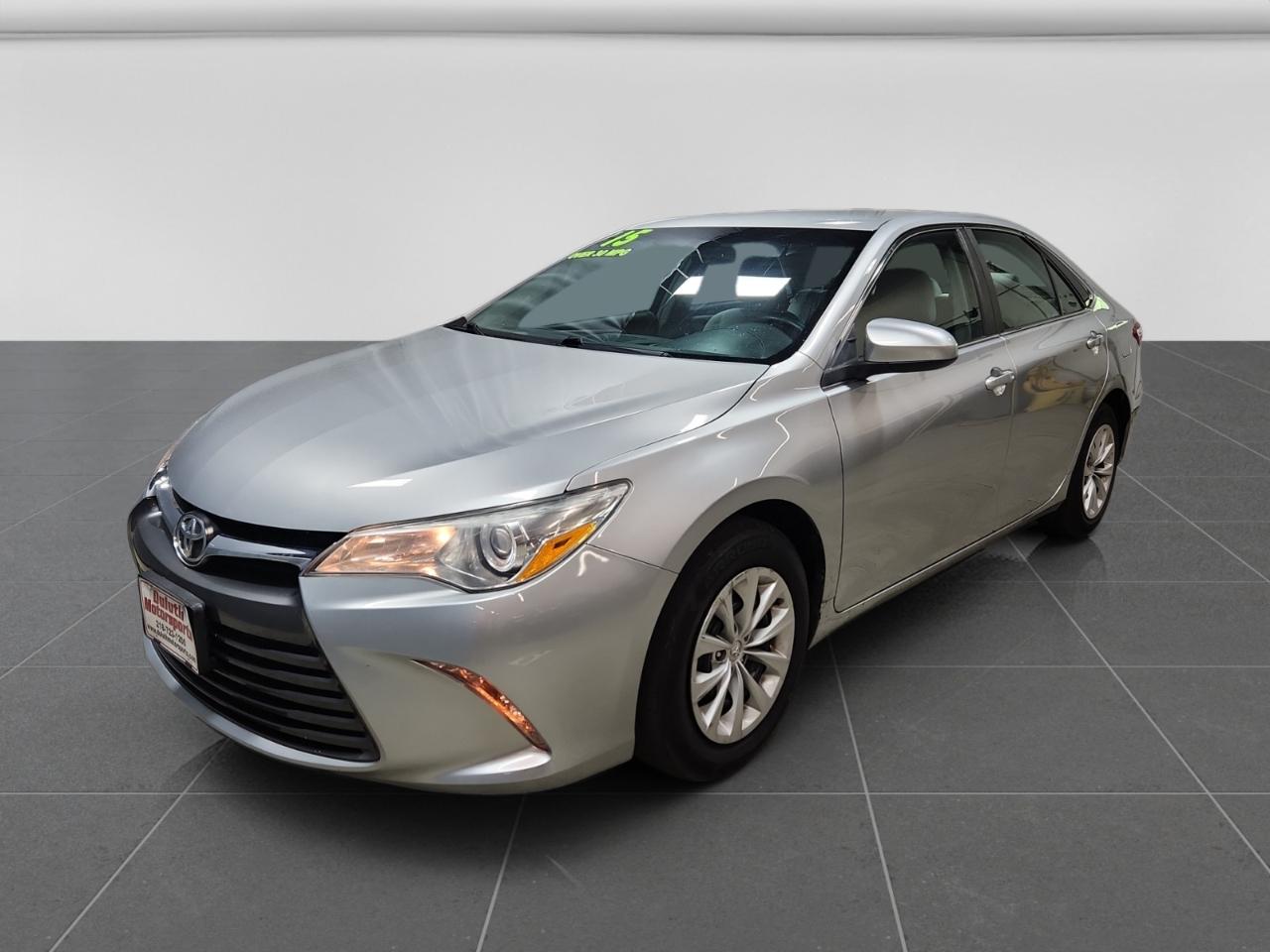 Toyota Camry LE 6-Spd AT 2015
