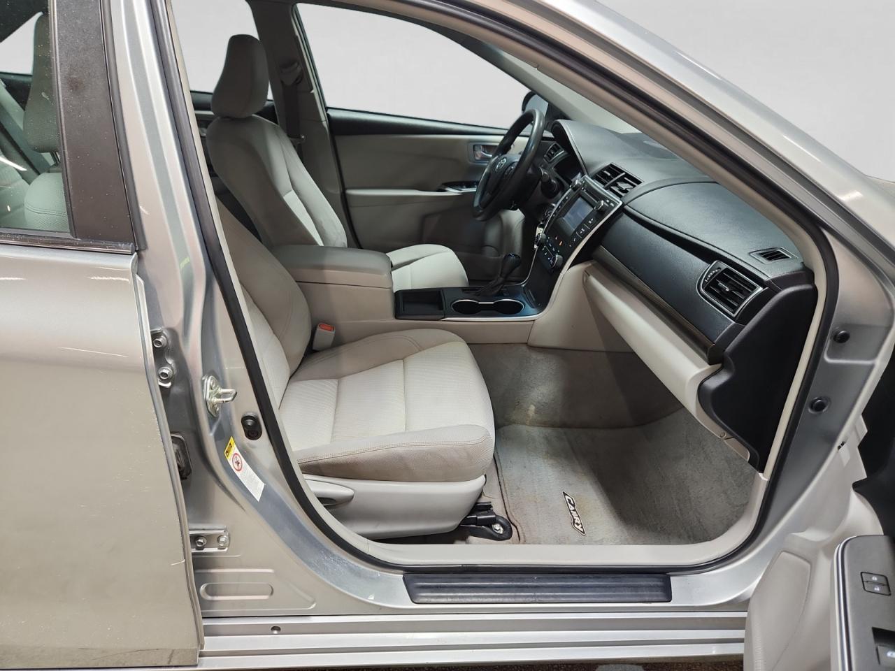Toyota Camry LE 6-Spd AT 2015