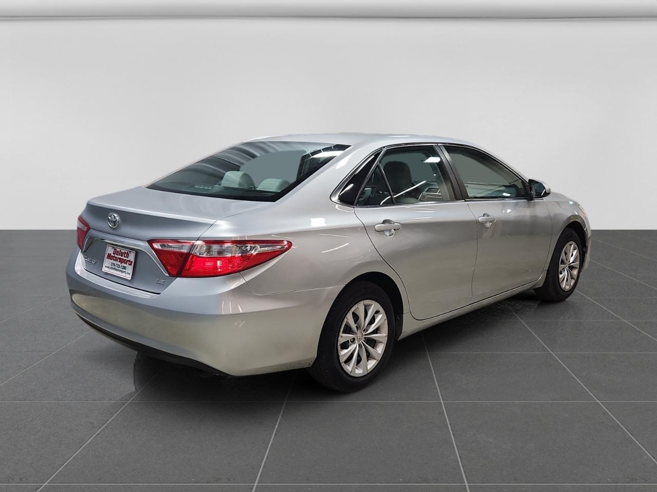 Toyota Camry LE 6-Spd AT 2015