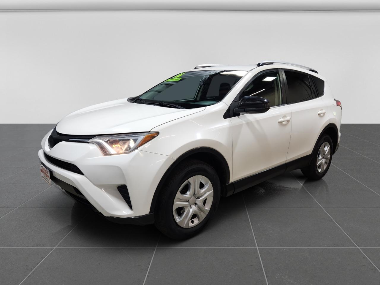 Toyota RAV4 LE AWD 2016