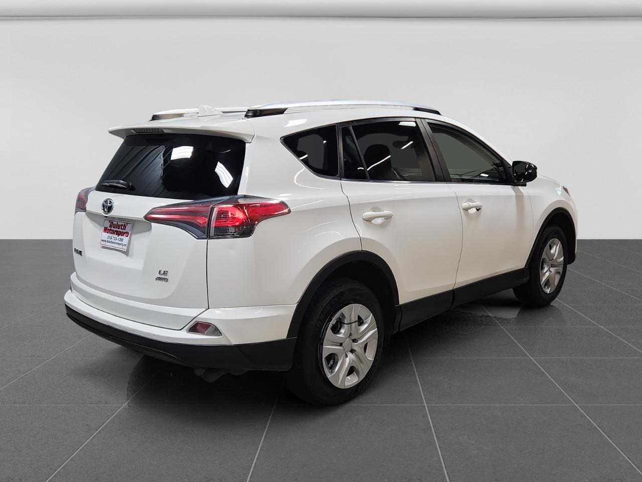 Toyota RAV4 LE AWD 2016